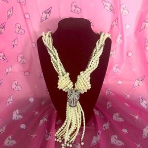 Zebra pearl necklace